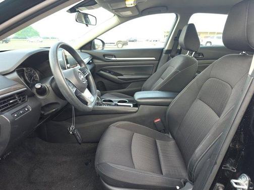 Black 2023 Nissan Altima 2.5 SV
