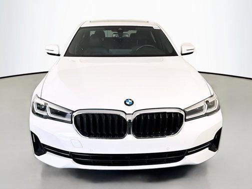 Alpine White 2021 BMW 540 i