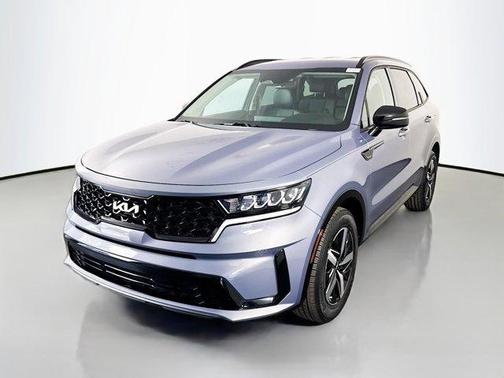 Everlasting Silver 2022 Kia Sorento S