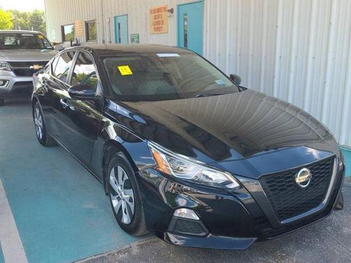 Super Black 2020 Nissan Altima 2.5 S