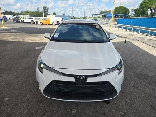 Ice 2025 Toyota Corolla LE