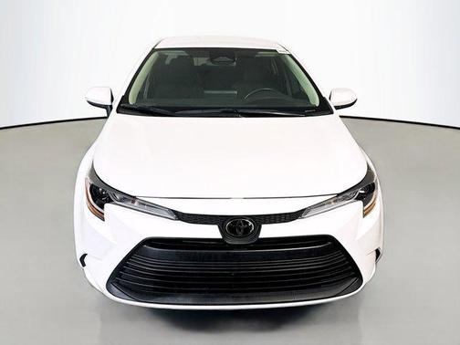 Ice 2025 Toyota Corolla LE