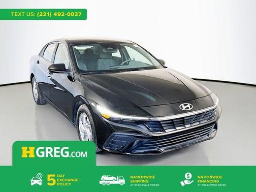 2025 Hyundai ELANTRA SE