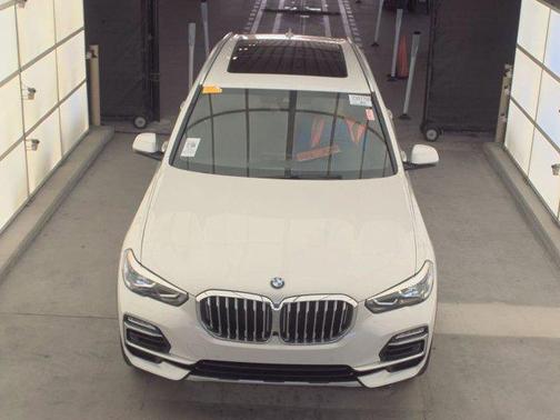Mineral White Metallic 2020 BMW X5 sDrive40i