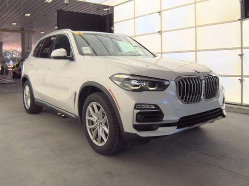 Mineral White Metallic 2020 BMW X5 sDrive40i