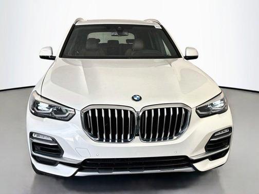 Mineral White Metallic 2020 BMW X5 sDrive40i