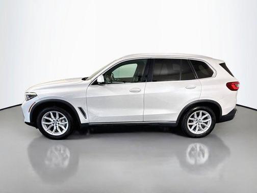 Mineral White Metallic 2020 BMW X5 sDrive40i