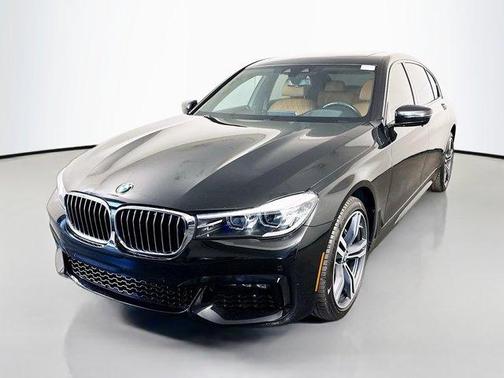 2019 BMW 740 i