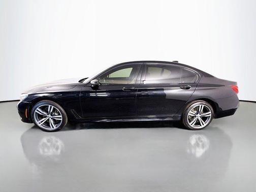 2019 BMW 740 i