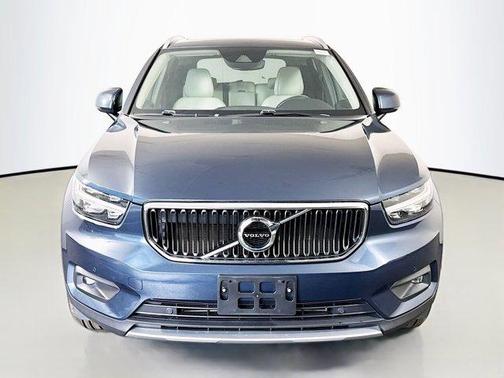 2021 Volvo XC40 T5 Momentum
