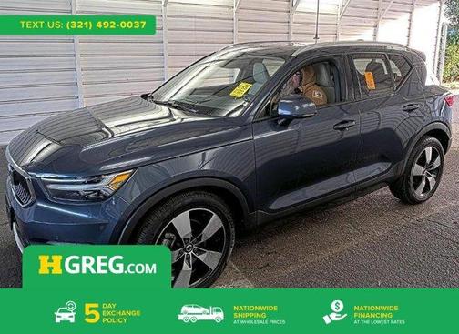 2021 Volvo XC40 T5 Momentum