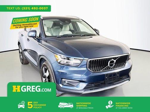 2021 Volvo XC40 T5 Momentum