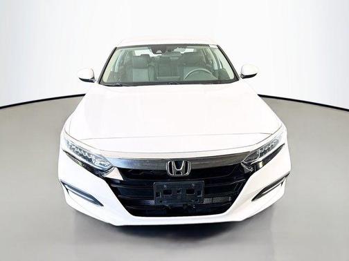 Platinum White Pearl 2019 Honda Accord LX