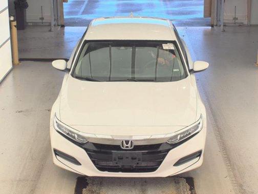 Platinum White Pearl 2019 Honda Accord LX