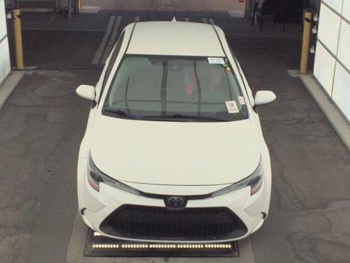 Blizzard Pearl 2021 Toyota Corolla LE
