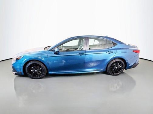 Ocean 2025 Toyota Camry SE