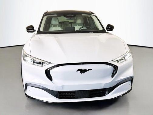 Space White Metallic 2022 Ford Mustang Mach-E Premium