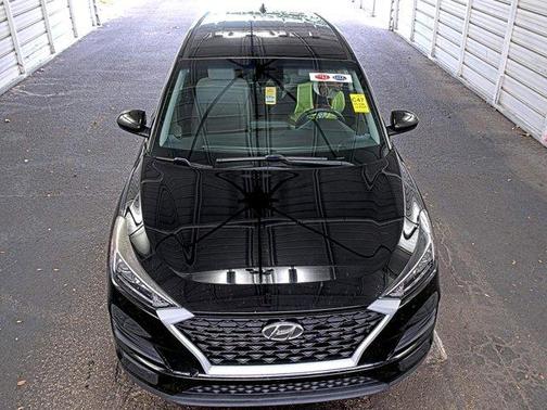 Black Noir Pearl 2020 Hyundai TUCSON SE