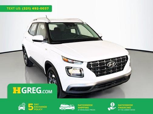 Lunar White 2026 Hyundai VENUE SEL