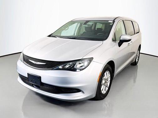 Silver Mist Clearcoat 2022 Chrysler Voyager LX