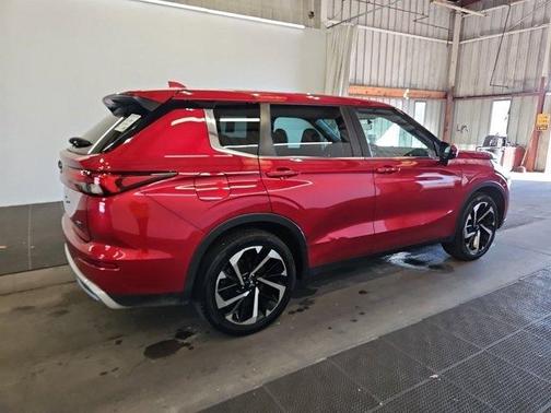 2023 Mitsubishi Outlander SE Black Edition