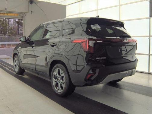 Magnetic Gray Metallic 2021 Toyota RAV4 XLE