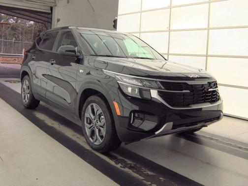 Magnetic Gray Metallic 2021 Toyota RAV4 XLE