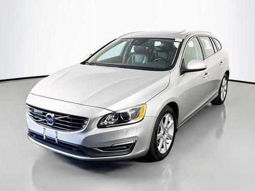 Bright Silver Metallic 2016 Volvo V60 T5 Drive-E Platinum