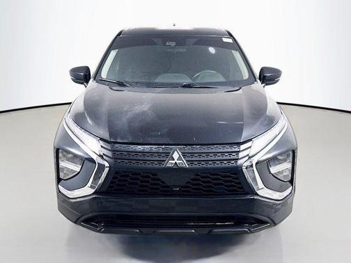 Labrador Black Pearl 2022 Mitsubishi Eclipse Cross ES