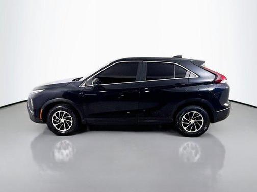 Labrador Black Pearl 2022 Mitsubishi Eclipse Cross ES