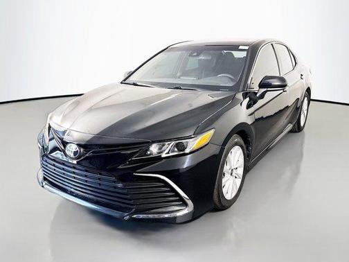Midnight Black Metallic 2022 Toyota Camry LE