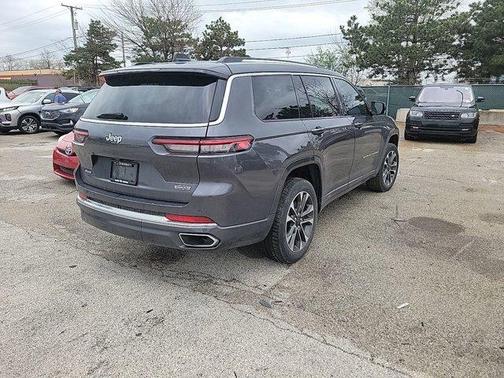 Metallic 2023 Jeep Grand Cherokee L Overland