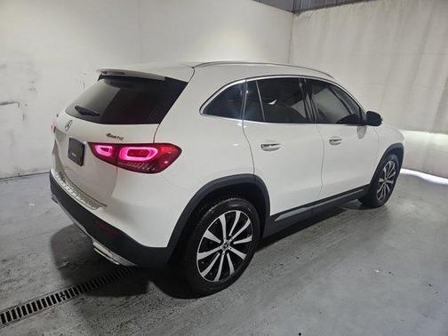 Polar White 2022 Mercedes-Benz GLA 250 Base 4MATIC