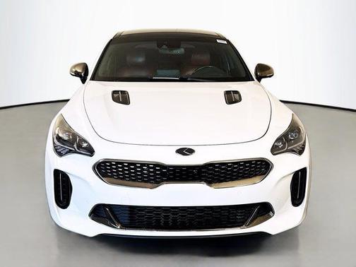 Snow White Pearl 2019 Kia Stinger GT2