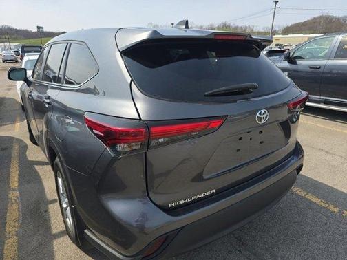 Magnetic Gray Metallic 2023 Toyota Highlander L