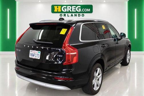 Onyx Black Metallic 2022 Volvo XC90 T5 Momentum 7 Passenger