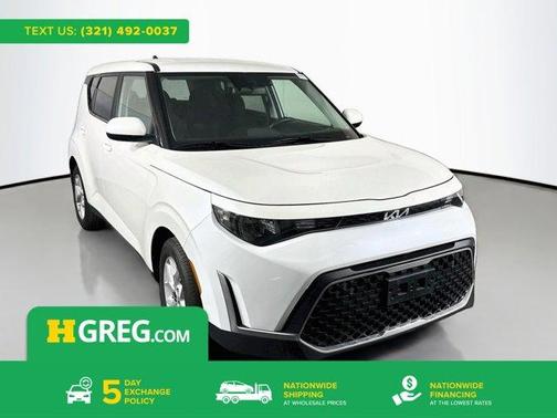 Snow White Pearl 2023 Kia Soul LX