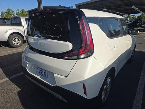 Snow White Pearl 2023 Kia Soul LX