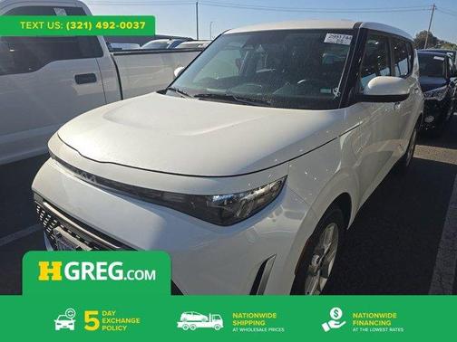 Snow White Pearl 2023 Kia Soul LX