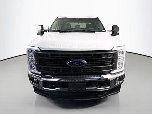 Oxford White 2024 Ford F-250 XL