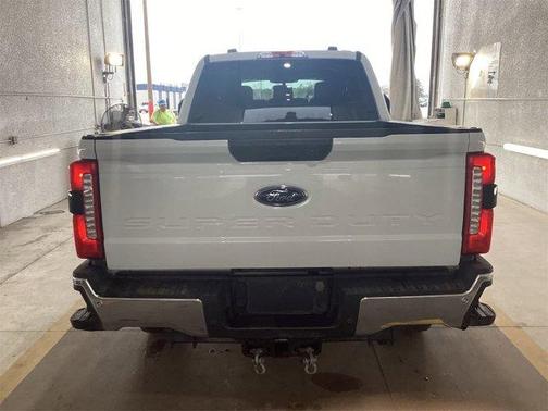 Oxford White 2024 Ford F-250 XL