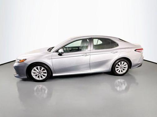 Celestial Silver Metallic 2018 Toyota Camry LE