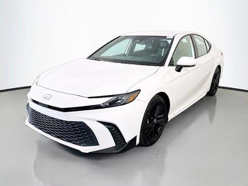 Ice 2025 Toyota Camry SE