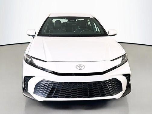Ice 2025 Toyota Camry SE