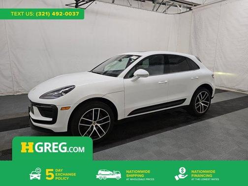 Carrara White Metallic 2023 Porsche Macan
