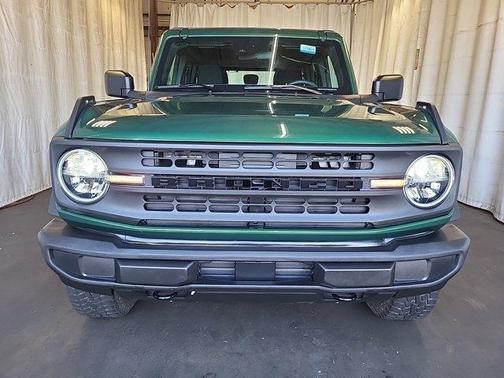 Eruption Green Metallic 2023 Ford Bronco Base