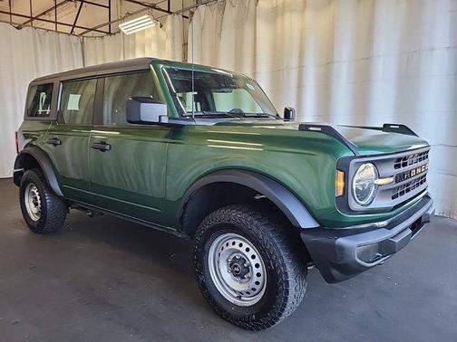 Eruption Green Metallic 2023 Ford Bronco Base