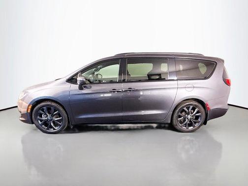 2020 Chrysler Pacifica Touring-L