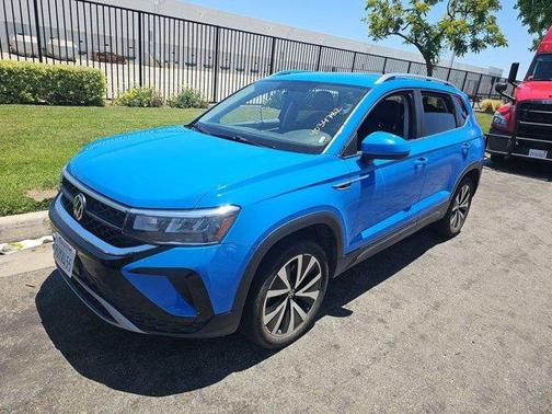 Cornflower Blue 2022 Volkswagen Taos 1.5T SE