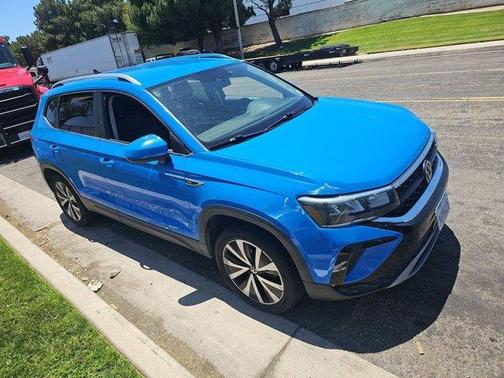 Cornflower Blue 2022 Volkswagen Taos 1.5T SE